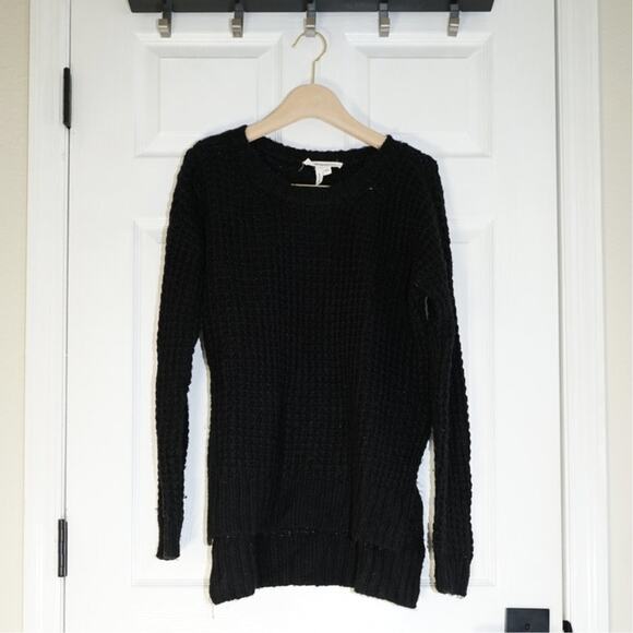 BCBGeneration - Crew Neck High Low Pullover Knit Sweater in Black / Size XS/S - Picture 2 of 5